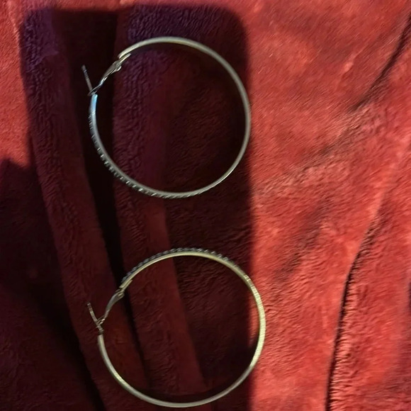 Vintage 18  carat Seoul Stones gold tone large bling hoops earrings - Picture 14 of 15